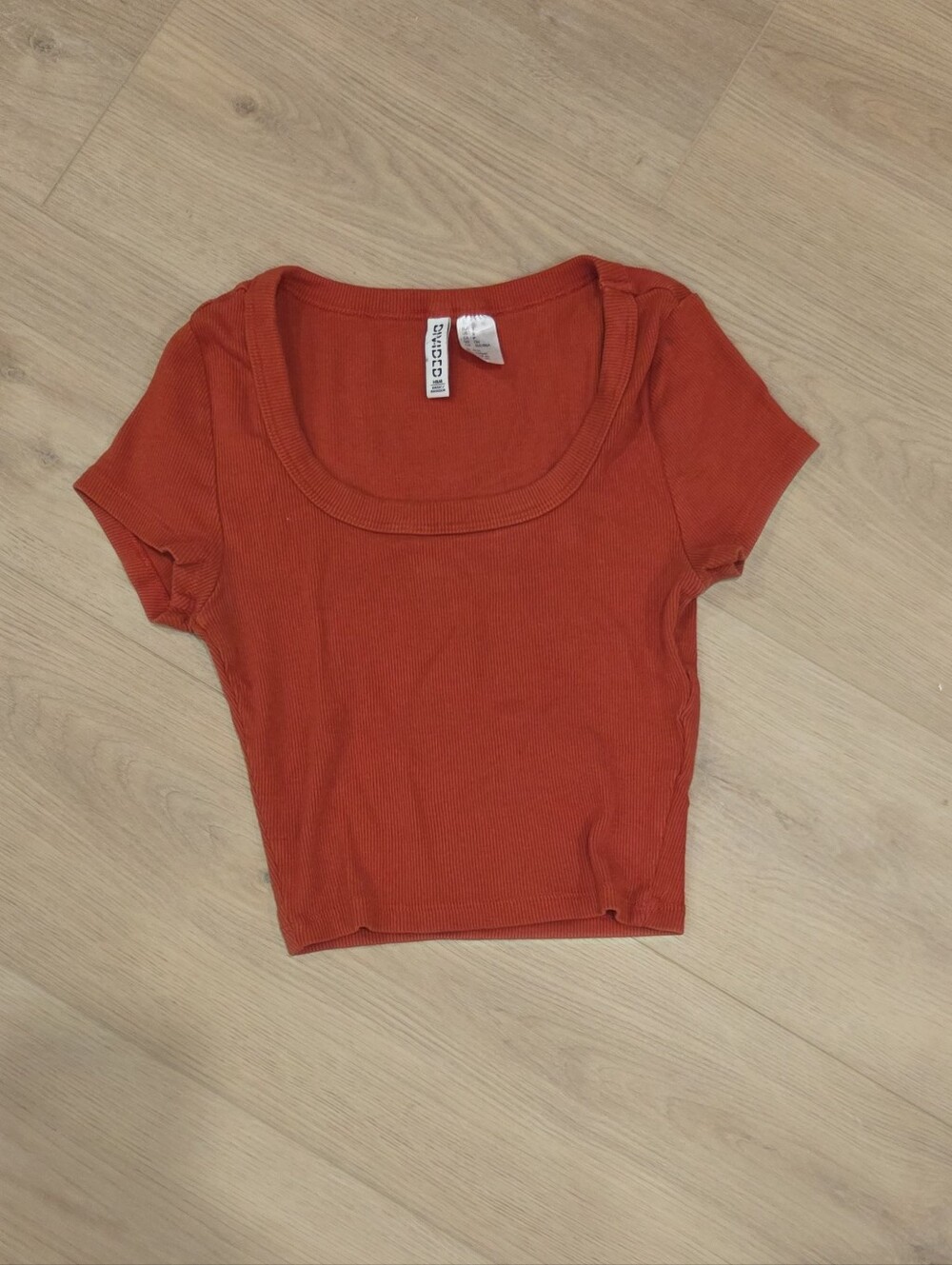 H&M | Red Crop Tee